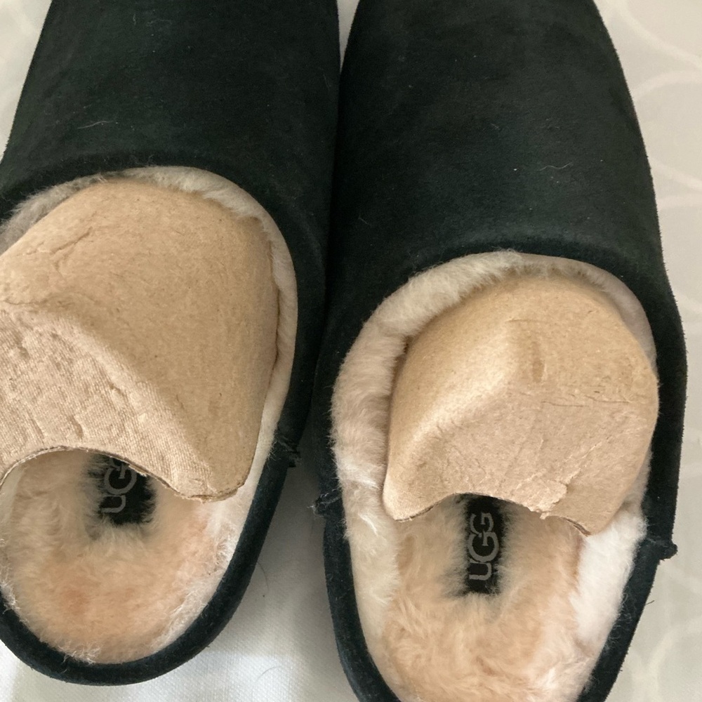 UGG Elena SlipOn Sheepskin Slippers BRAND NEW